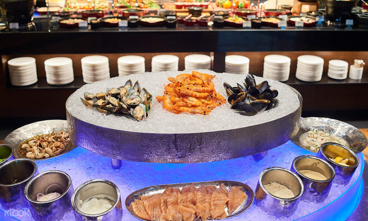 International Buffet Dinner at The Dining Room Buffet at Grand Hyatt